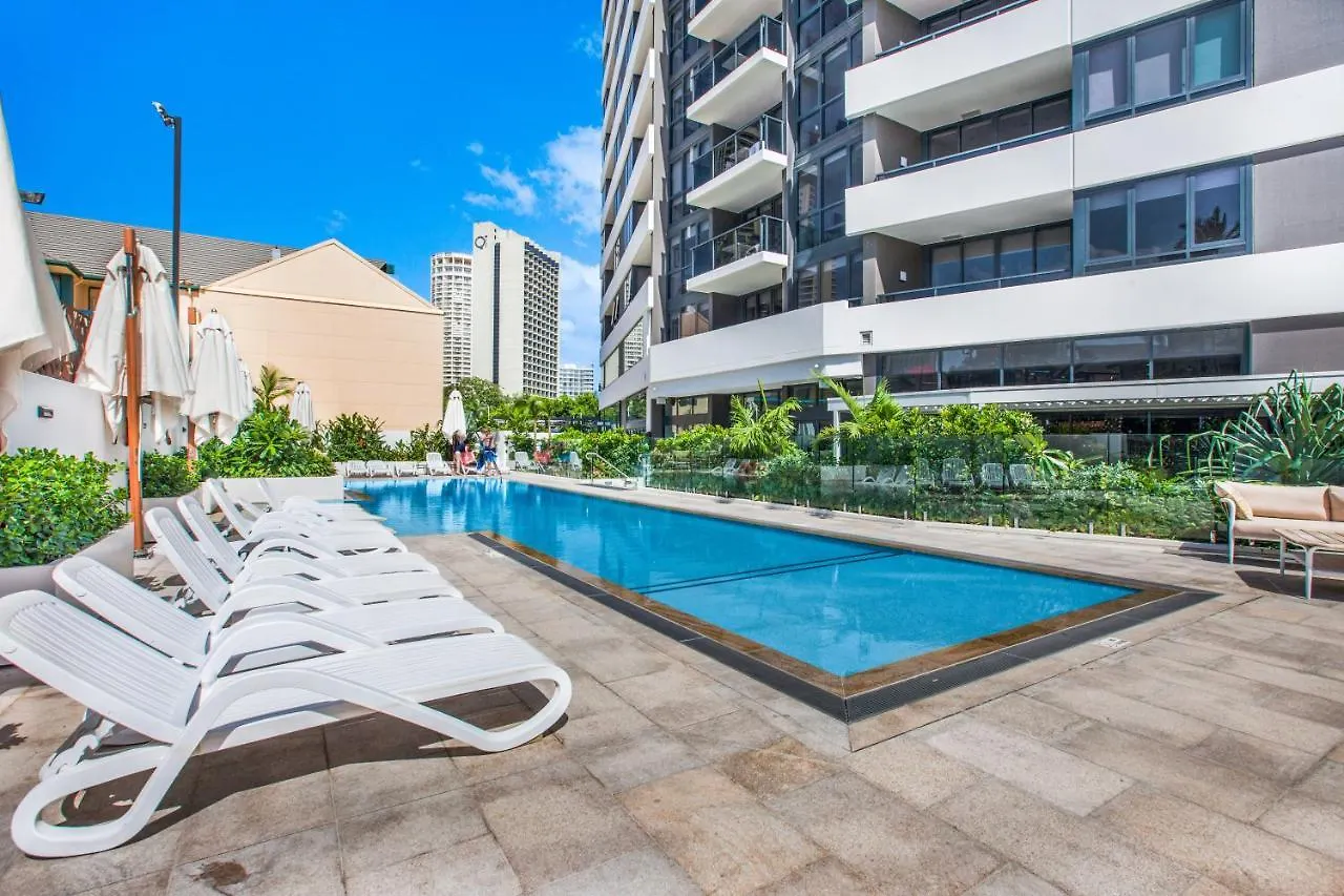 2-Bed Beach Apartment With Pool, Parking & Balcony Gold Coast