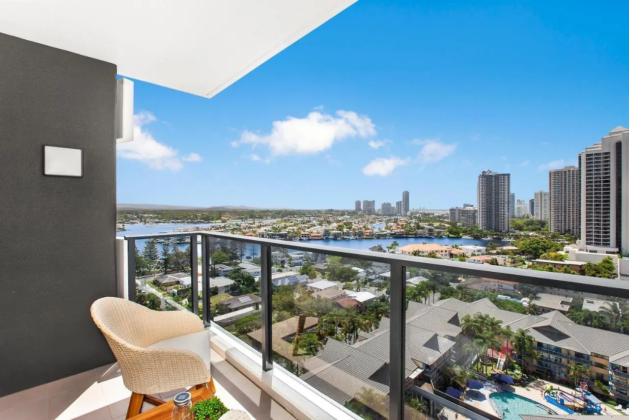 2-Bed Beach Apartment With Pool, Parking & Balcony Gold Coast 0*,  Australia